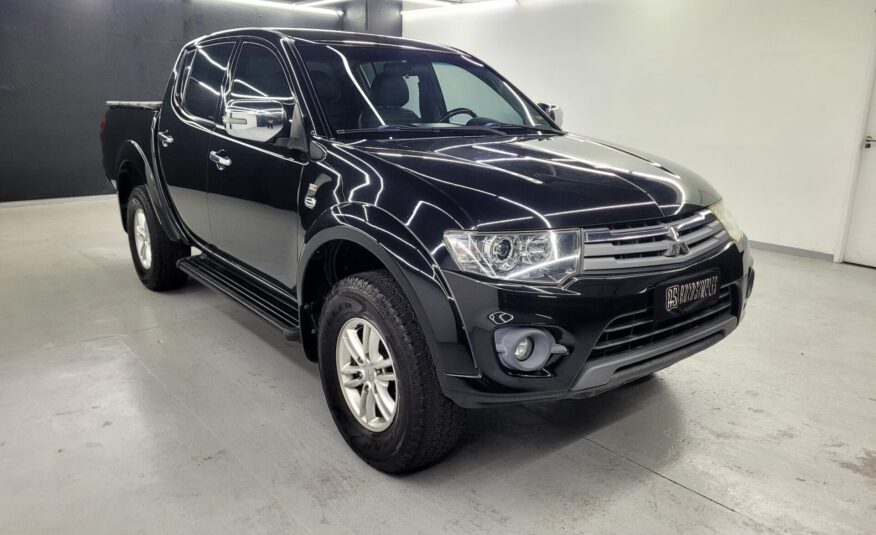 MITSUBISHI L200 TRITON 3.5 HPE 4X4 CD V6 24V FLEX 4P AUTOMÁTICO