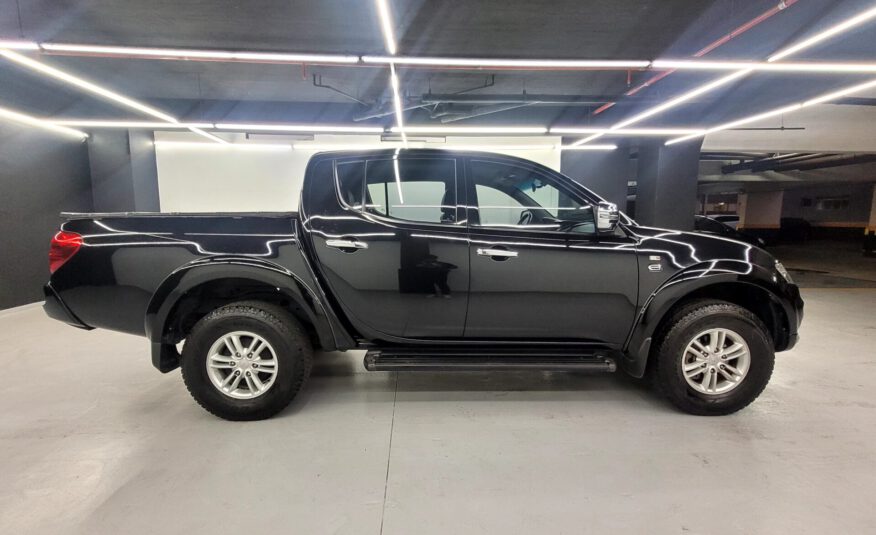 MITSUBISHI L200 TRITON 3.5 HPE 4X4 CD V6 24V FLEX 4P AUTOMÁTICO