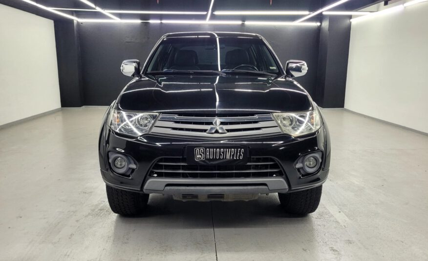 MITSUBISHI L200 TRITON 3.5 HPE 4X4 CD V6 24V FLEX 4P AUTOMÁTICO