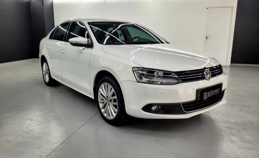 VOLKSWAGEN JETTA 2.0 TSI HIGHLINE 211CV GASOLINA 4P TIPTRONIC 2014