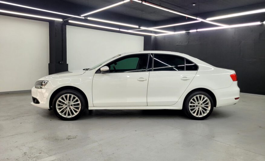 VOLKSWAGEN JETTA 2.0 TSI HIGHLINE 211CV GASOLINA 4P TIPTRONIC 2014