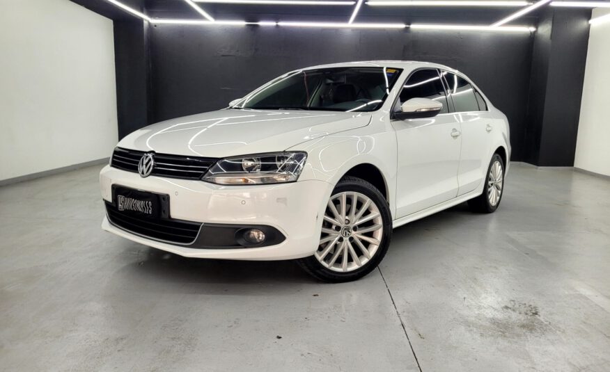 VOLKSWAGEN JETTA 2.0 TSI HIGHLINE 211CV GASOLINA 4P TIPTRONIC 2014